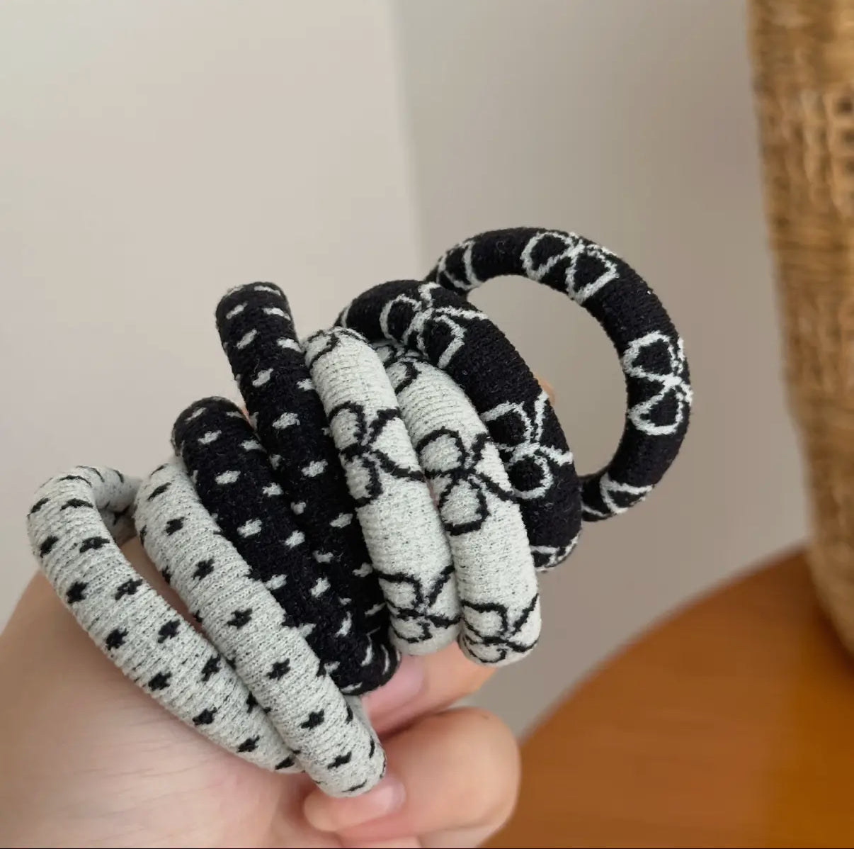 Bows & Dots Seamless Hairties