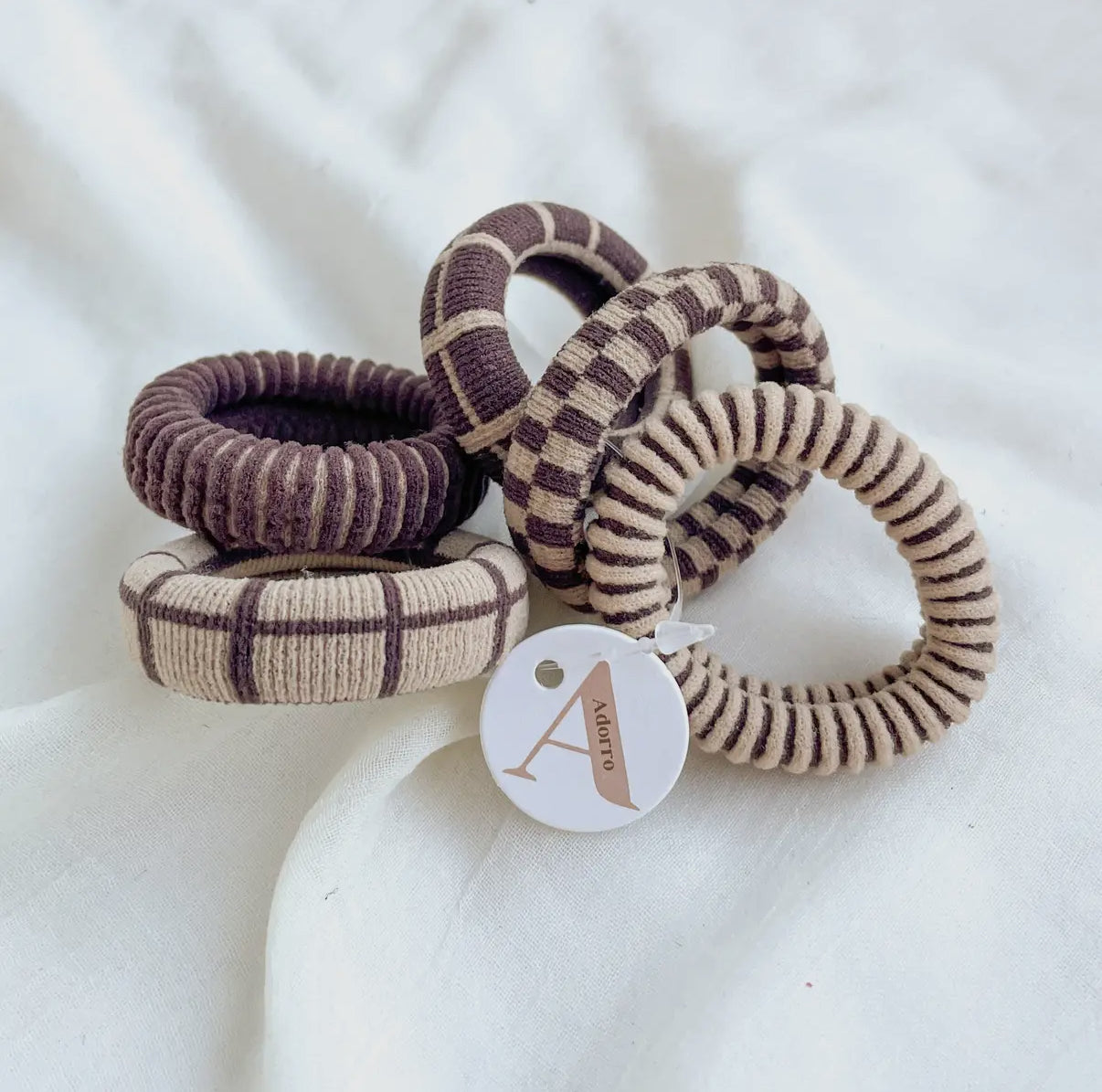 Neutral Checkered Seamless Hairties