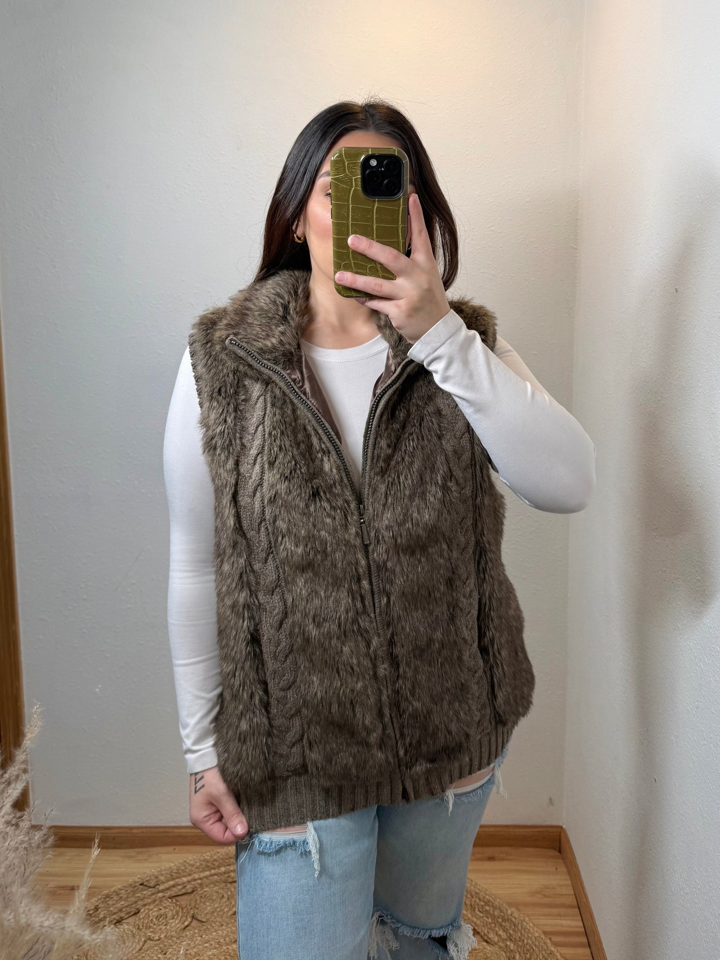 Cableknit Faux Fur Vest (XL)