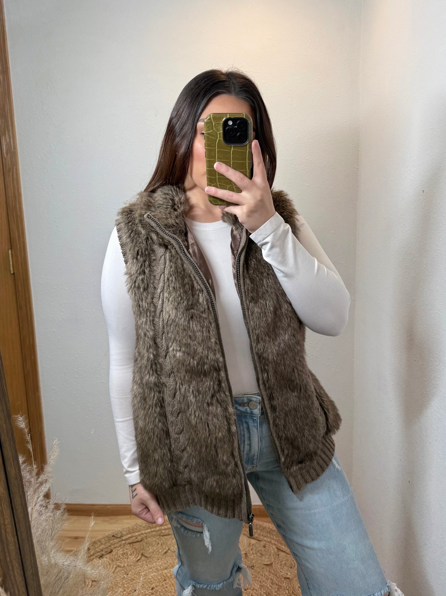 Cableknit Faux Fur Vest (XL)