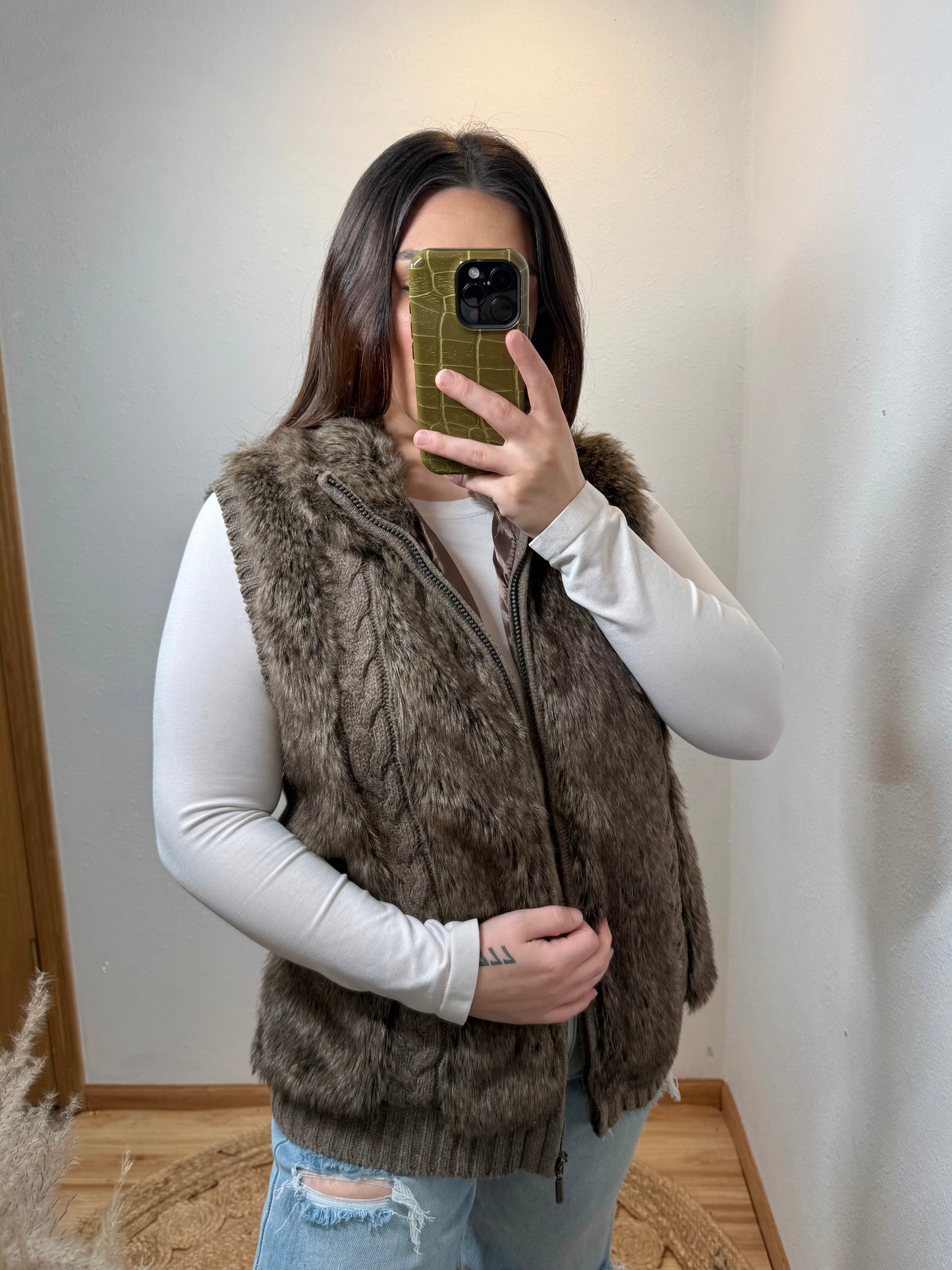 Cableknit Faux Fur Vest (XL)