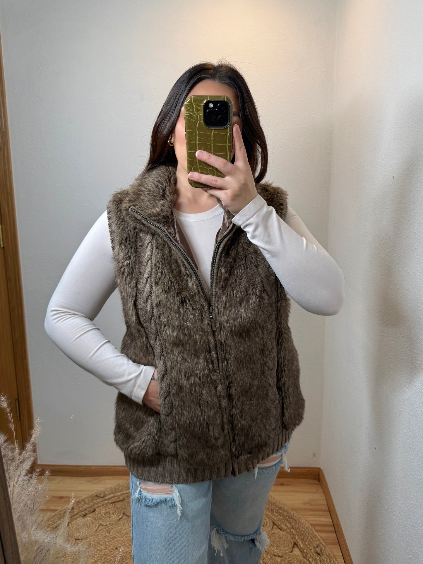 Cableknit Faux Fur Vest (XL)