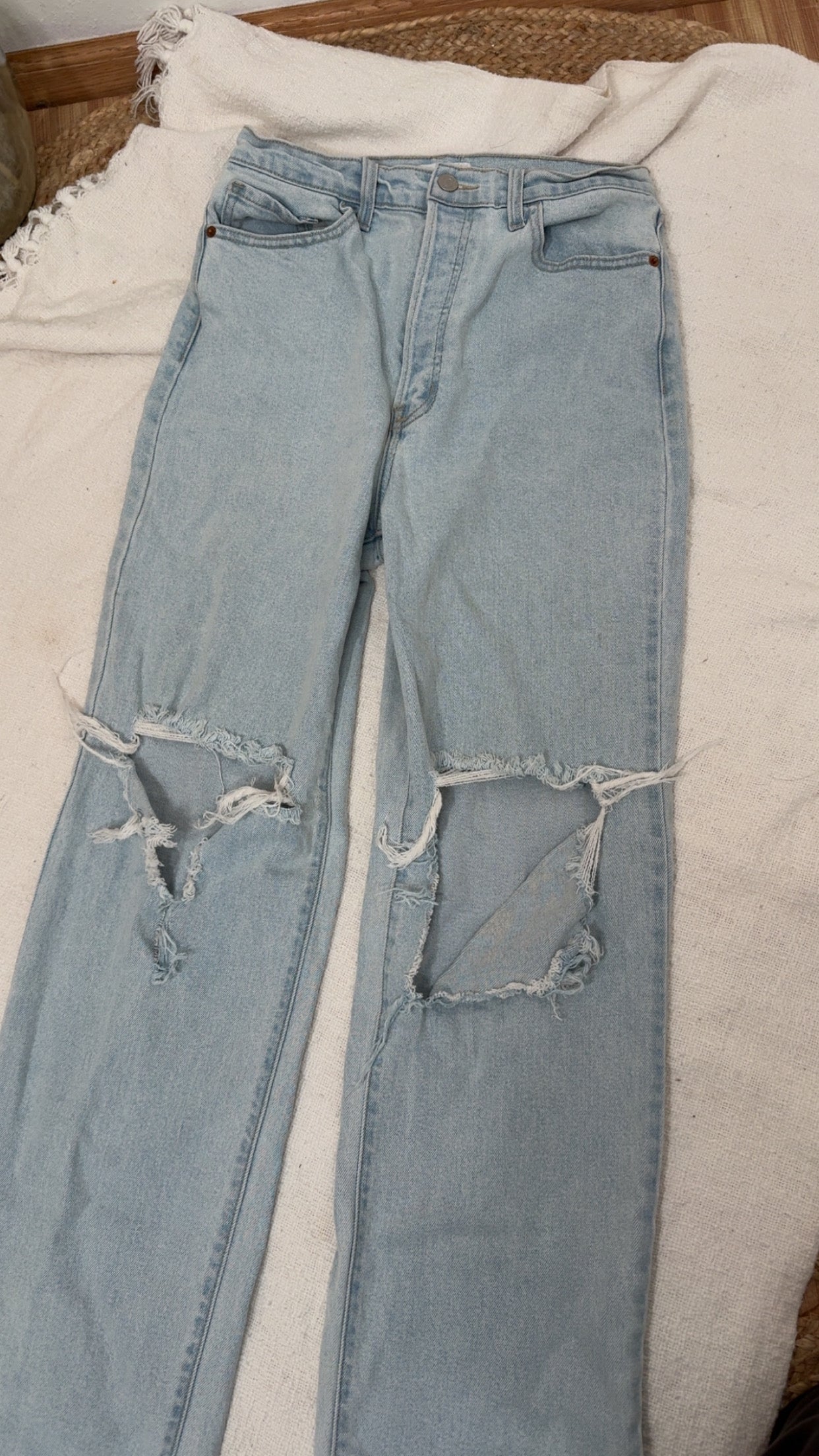 Cello Distressed Straight Leg Jeans - 9