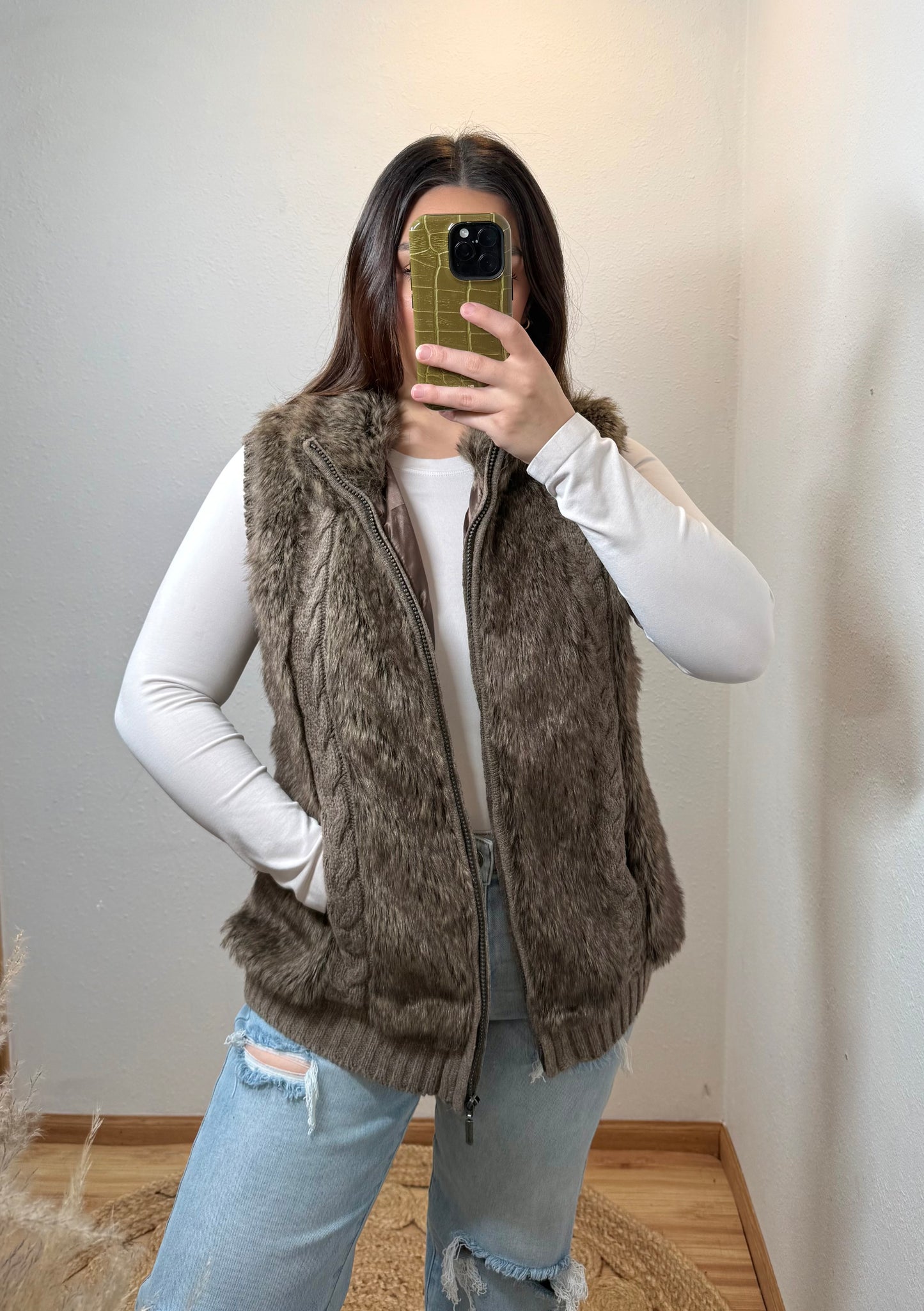Cableknit Faux Fur Vest (XL)