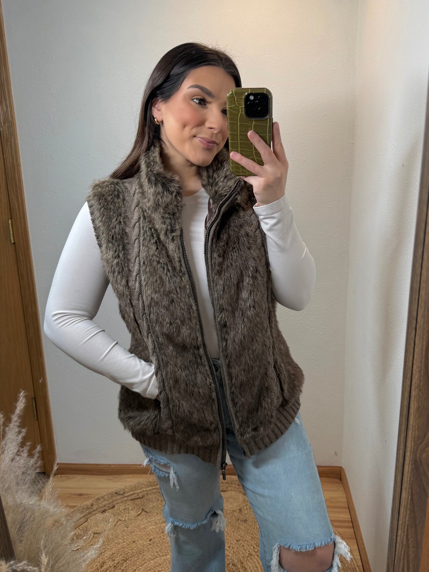Cableknit Faux Fur Vest (XL)